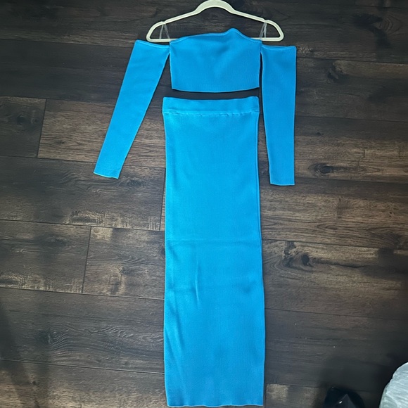 Cute Blue Skirt Set - Picture 3 of 3